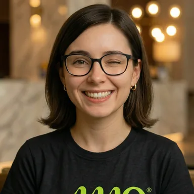 Avatar da Clara, a agente de pós-venda de IA da Amo Embarque.